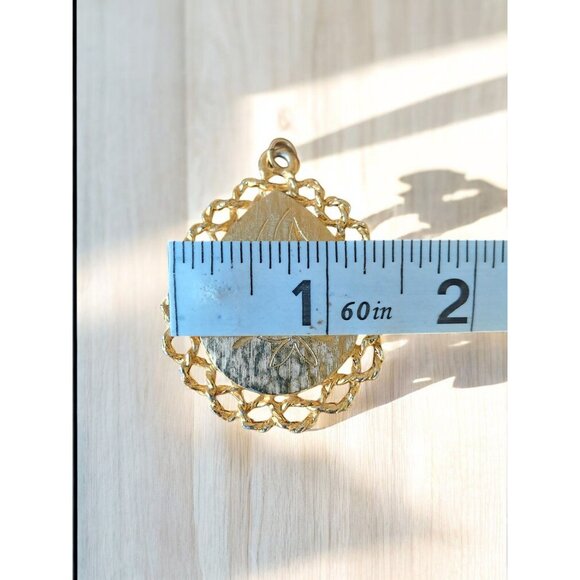 Floral Engraved Filigree Border Goldtone Pendant - Picture 3 of 4